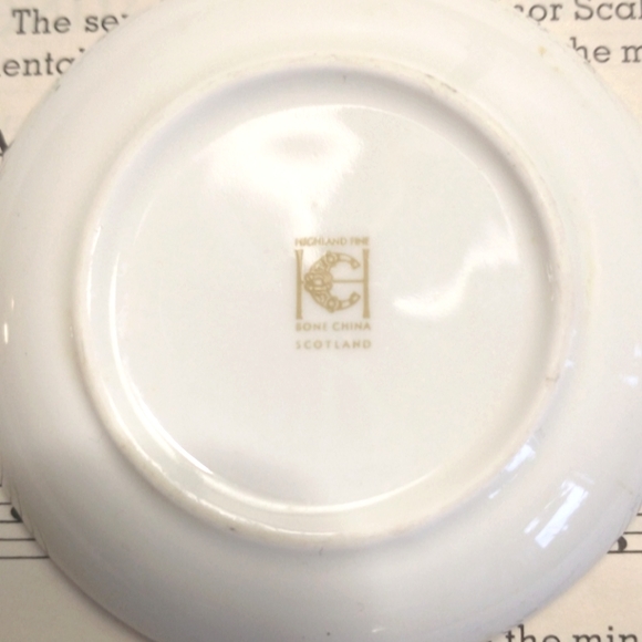 Vintage 1970s Highland Fine Bone China Scotland - small butter pad/trinket dish - Picture 3 of 4